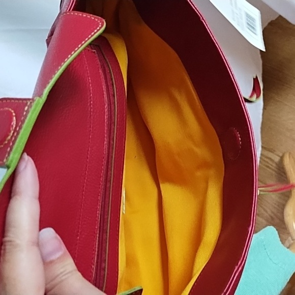 Hype Red Pebbled Leather Bag With Green Trim - Picture 6 of 13